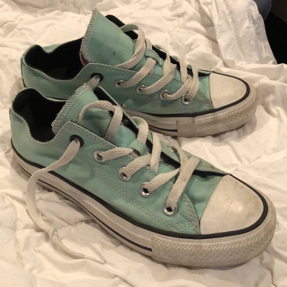 Converse Shoes - 🌻Size 6 women’s mint green Converse sneakers GUC